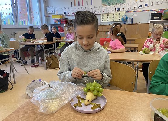 Grafika 2: Owocowe jeżyki w klasie II