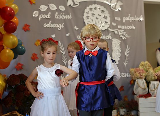 Grafika 5: Pasowanie na uczniów klasy pierwszej