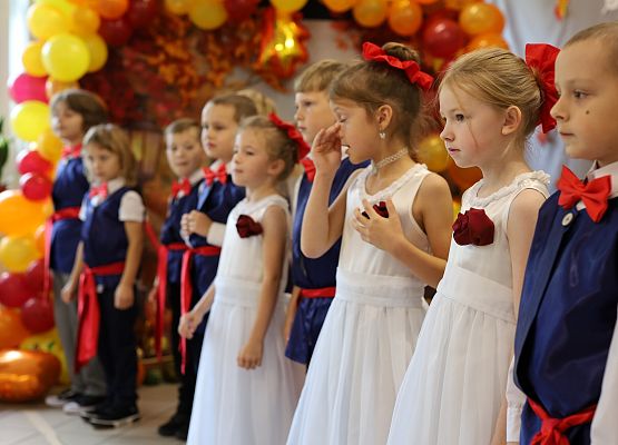 Grafika 17: Pasowanie na uczniów klasy pierwszej