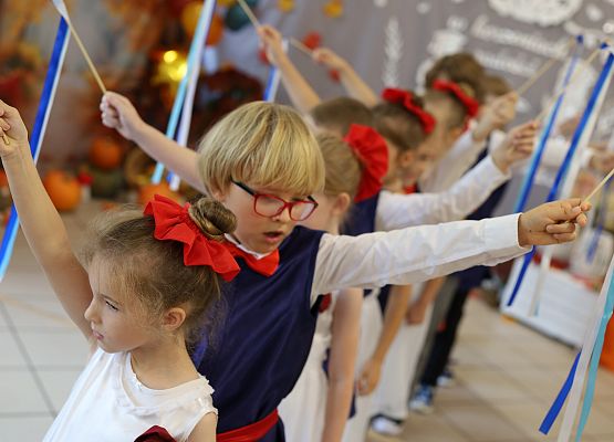 Grafika 21: Pasowanie na uczniów klasy pierwszej