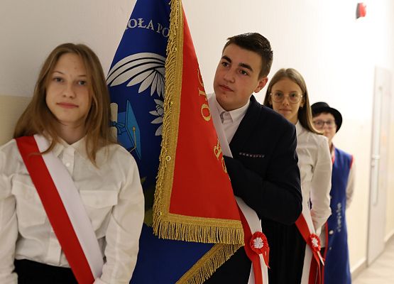 Grafika 30: Pasowanie na uczniów klasy pierwszej