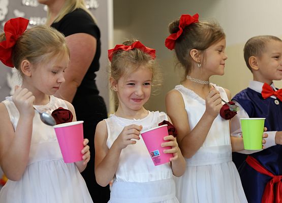 Grafika 38: Pasowanie na uczniów klasy pierwszej