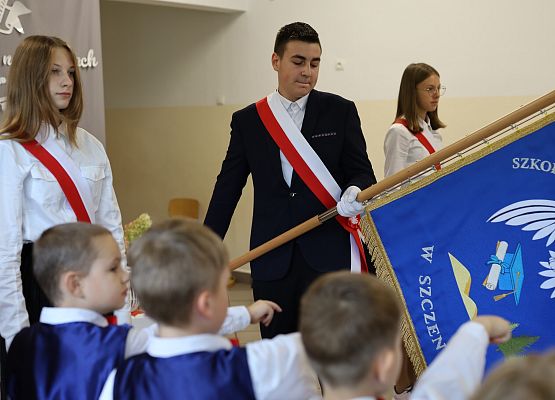 Grafika 42: Pasowanie na uczniów klasy pierwszej