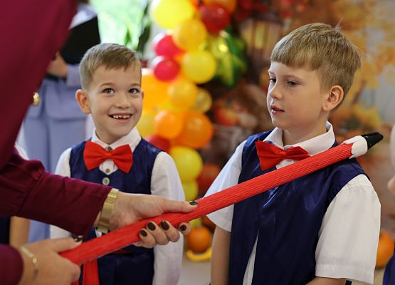 Grafika 49: Pasowanie na uczniów klasy pierwszej