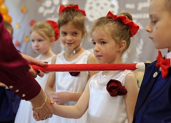 Grafika 53: Pasowanie na uczniów klasy pierwszej