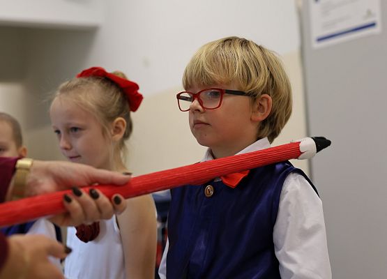 Grafika 56: Pasowanie na uczniów klasy pierwszej