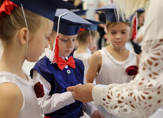 Grafika 76: Pasowanie na uczniów klasy pierwszej