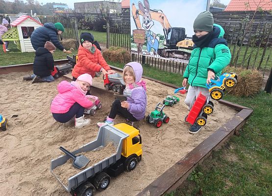 Grafika 13: Wycieczka Na Farmę Alexa