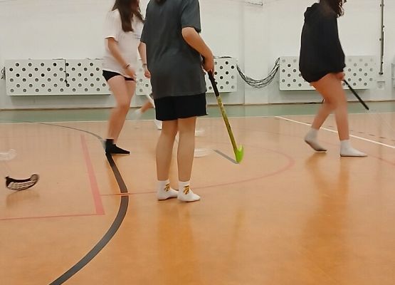 Grafika 16: Piąta Nocowanka Klasy 6 w Szkole (30 października 2025 r.)