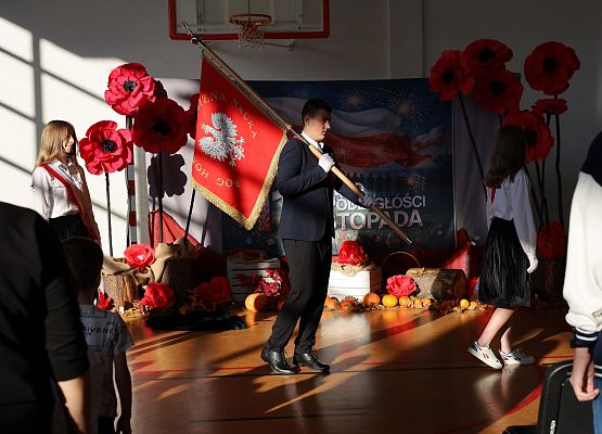 Grafika 4: Apel w ramach obchodów Narodowego Święta Niepodległości