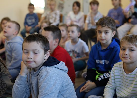 Grafika 39: Zajęcia z pierwszej pomocy ze strażakiem Tomaszem Owczarkiem