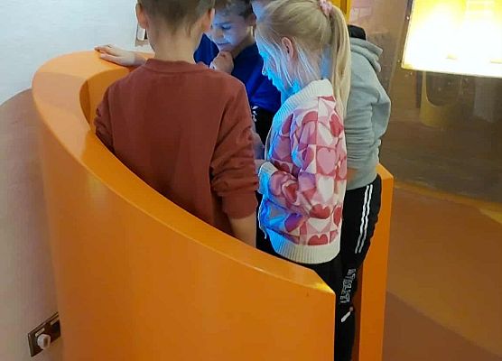 Wizyta klas 2-4 w Hevelianum w Gdańsku grafika