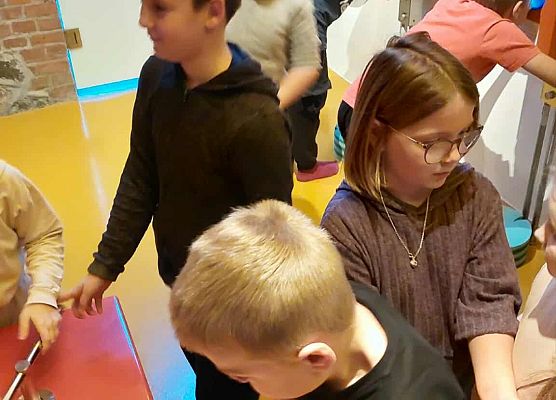 Wizyta klas 2-4 w Hevelianum w Gdańsku grafika