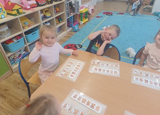 Grafika 8: Dzień Pluszowego Misia w naszym przedszkolu