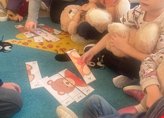 Grafika 42: Dzień Pluszowego Misia w naszym przedszkolu