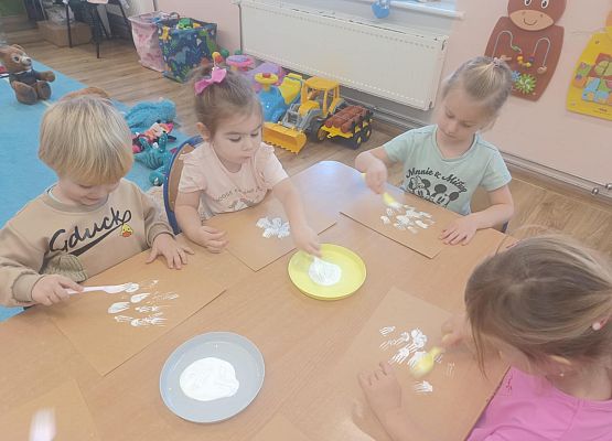 Grafika 19: Dzień Pluszowego Misia w naszym przedszkolu