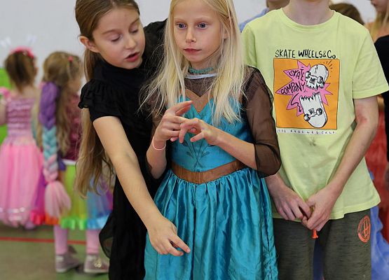 Grafika 54: Bal Jesienny