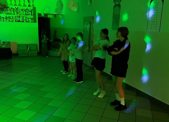 Grafika 5: Zabawa Andrzejkowa klas IV-VIII (26 listopada 2025 r.)