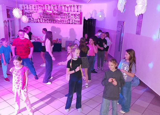 Grafika 9: Zabawa Andrzejkowa klas IV-VIII (26 listopada 2025 r.)