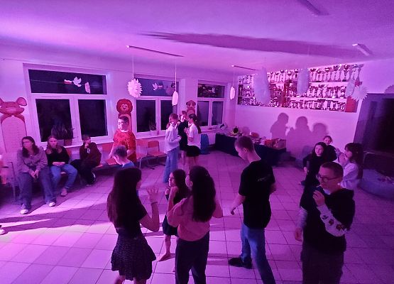 Grafika 11: Zabawa Andrzejkowa klas IV-VIII (26 listopada 2025 r.)