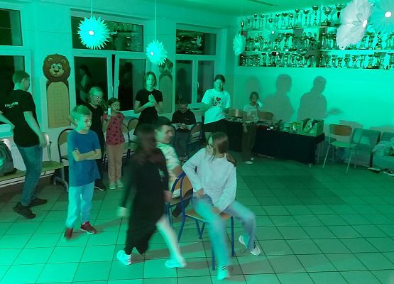 Grafika 14: Zabawa Andrzejkowa klas IV-VIII (26 listopada 2025 r.)