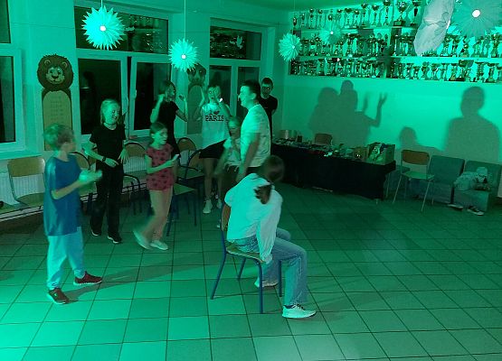 Grafika 15: Zabawa Andrzejkowa klas IV-VIII (26 listopada 2025 r.)