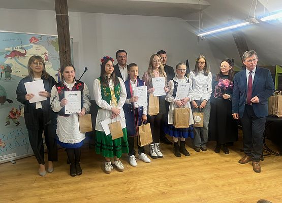 Grafika 6: Eliminacje powiatowe konkursu "Méster Blnégò Czetaniô"