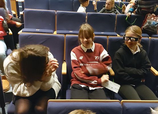 Grafika 4: Wyjazd klasy V i VI do Teatru Muzycznego w Gdyni (09 grudnia 2025 r.)