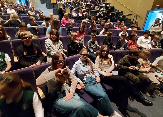 Grafika 5: Wyjazd klasy V i VI do Teatru Muzycznego w Gdyni (09 grudnia 2025 r.)