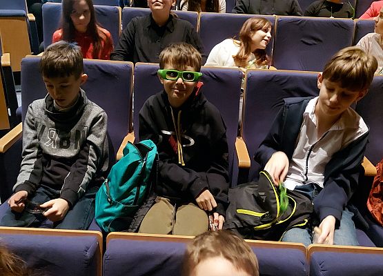 Grafika 7: Wyjazd klasy V i VI do Teatru Muzycznego w Gdyni (09 grudnia 2025 r.)