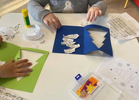 Grafika 5: Kartki świąteczne dla seniorów z Domu Pomocy Społecznej