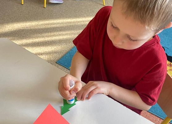 Grafika 13: Kartki świąteczne dla seniorów z Domu Pomocy Społecznej