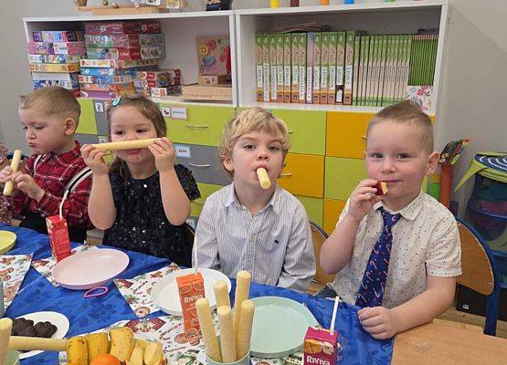 Grafika 4: Wigilia w przedszkolu