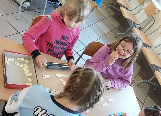 Poznajemy Akademię Rummikub grafika