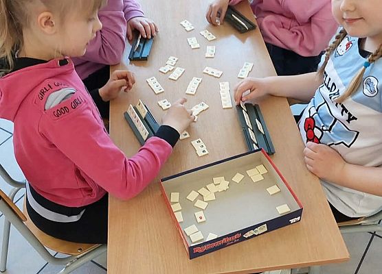 Poznajemy Akademię Rummikub grafika