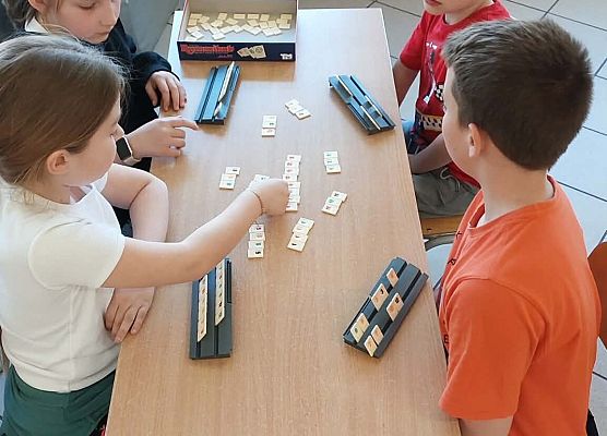 Poznajemy Akademię Rummikub grafika