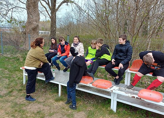Grafika 53: Gra terenowa „Śladami Orła Białego” na boisku sportowym w Szczenurzy (30 kwietnia 2026 r.)