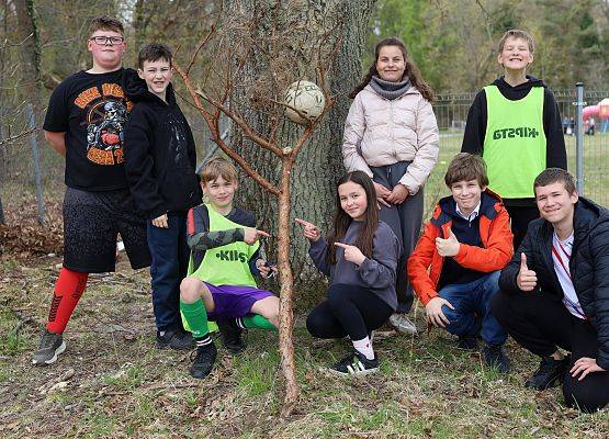Grafika 16: Gra terenowa „Śladami Orła Białego” na boisku sportowym w Szczenurzy (30 kwietnia 2026 r.)
