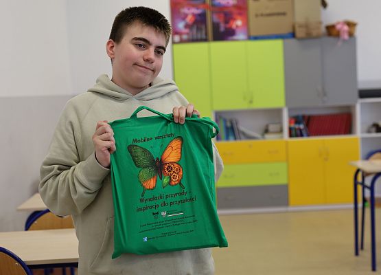 Grafika 2: "Dzień bez plecaka" (8 maja 2026 r.)