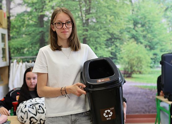 Grafika 7: "Dzień bez plecaka" (8 maja 2026 r.)