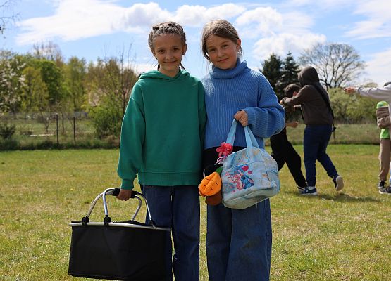 Grafika 13: "Dzień bez plecaka" (8 maja 2026 r.)