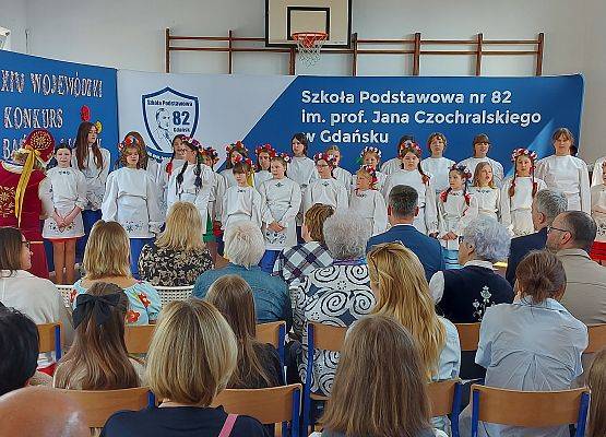 Grafika 4: Laura odebrała dyplom i nagrodę w XIV Wojewódzkim Konkursie Plastycznym "Baśnie i legendy kaszubskie" (22 maja 2026 r.)