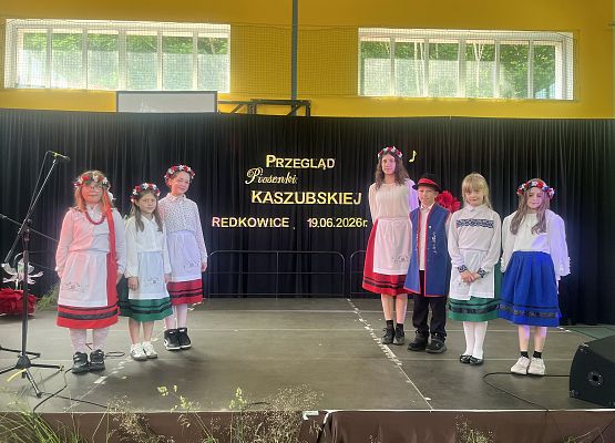 Grafika 5: Powiatowy Przegląd Piosenki Kaszubskiej w Szkole Podstawowej w Redkowicach
