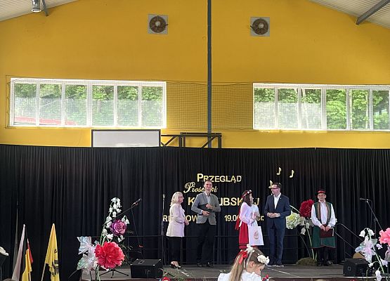 Grafika 7: Powiatowy Przegląd Piosenki Kaszubskiej w Szkole Podstawowej w Redkowicach