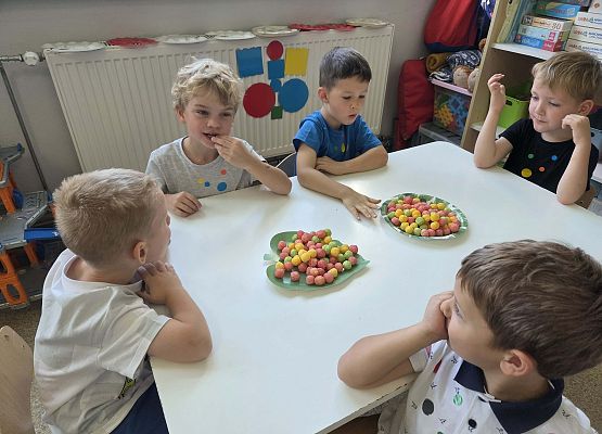Grafika 7: Dzień kropki w przedszkolu