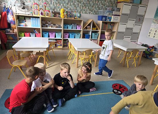 Grafika 2: Dzień kropki w przedszkolu