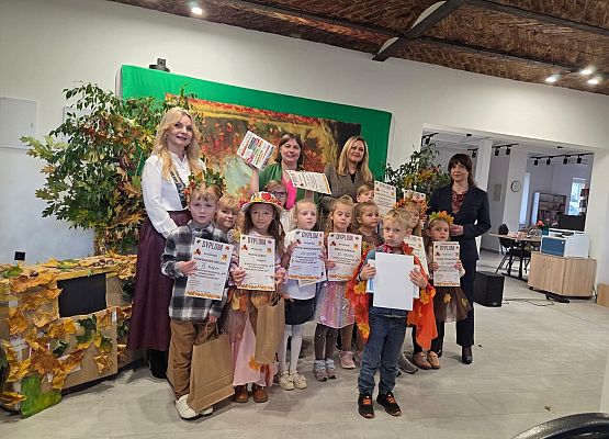 Grafika 2: Gminny konkurs recytatorski ,,Idzie jesień przez las".