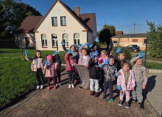 Grafika 3: Sprzątanie świata - przedszkolaki