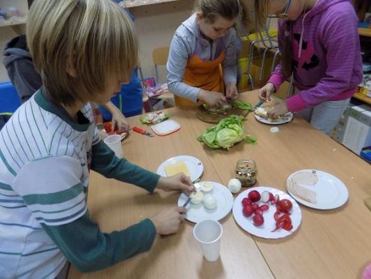 Grafika #4: Śniadanie daje moc