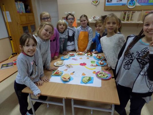 Grafika #1: Śniadanie daje moc